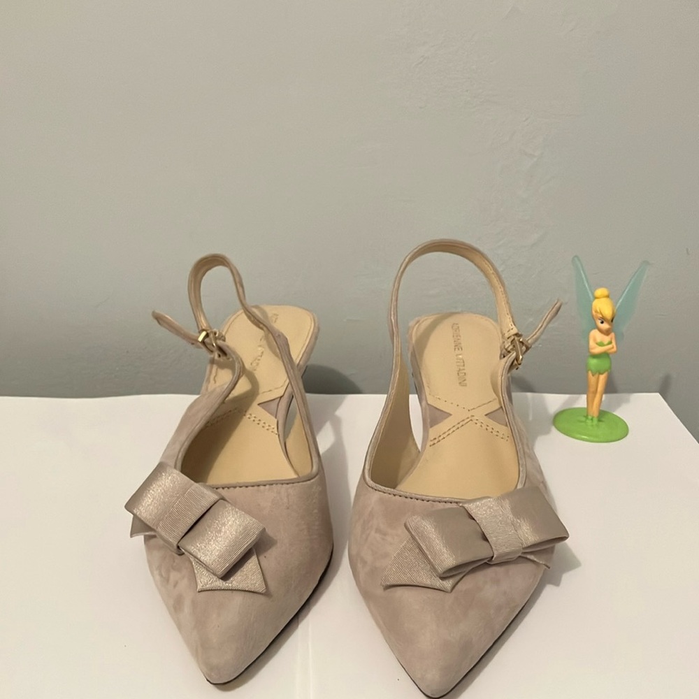 Chic Beige Slingback kitten heels with bow size 8.5 M